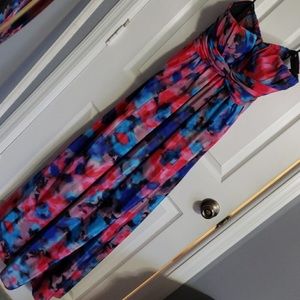 Beautiful Strapless Jessica Simpson dress